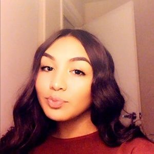 Meet your Posher, Alyssa